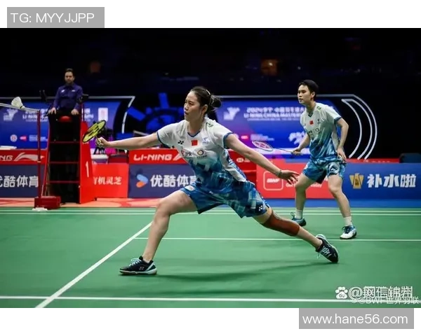 李汶妹郑雨携手出战争夺羽毛球赛场荣耀与胜利